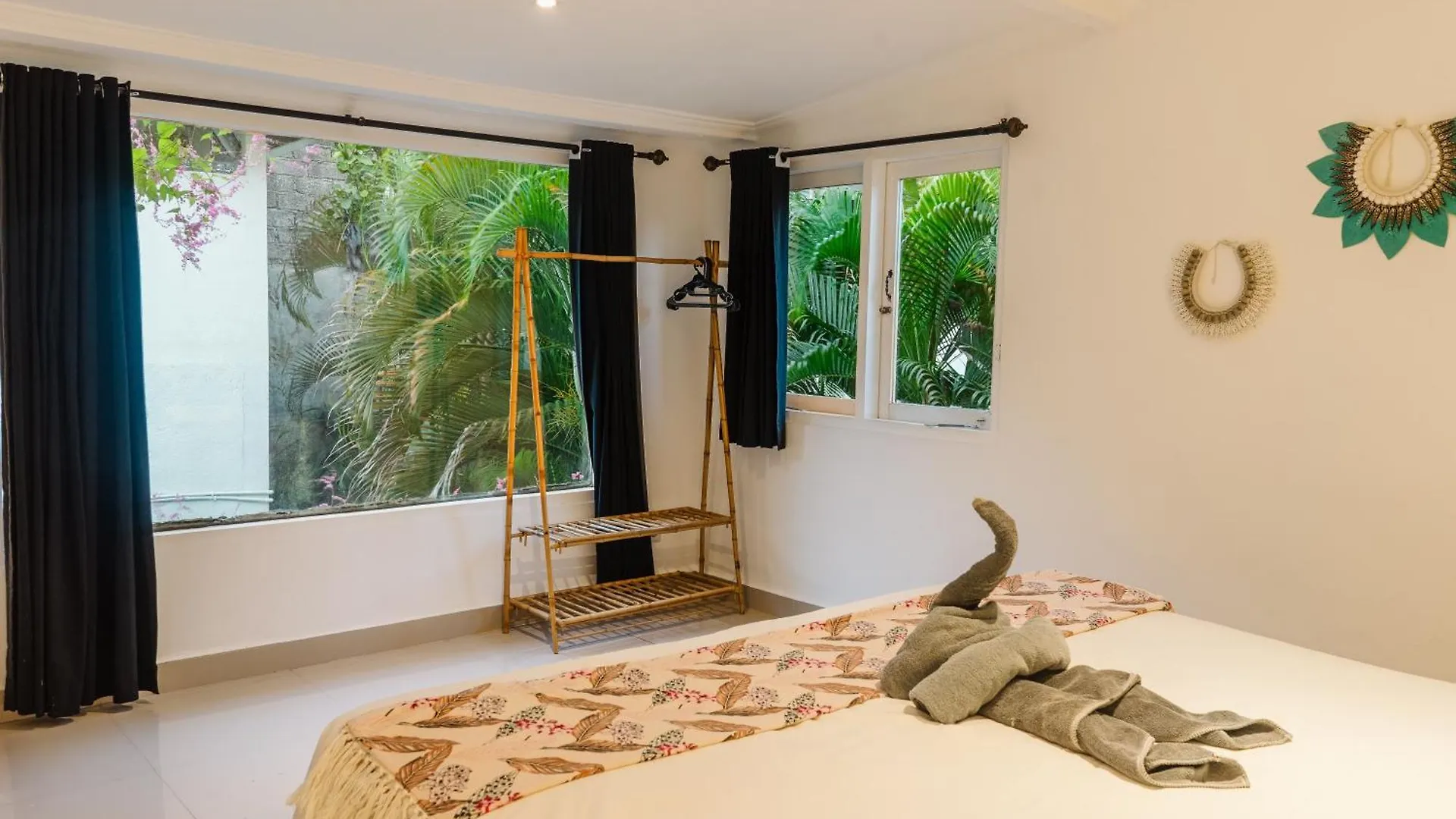 Renovated Mara Villa Double Six Beach Seminyak   Seminyak (Bali)