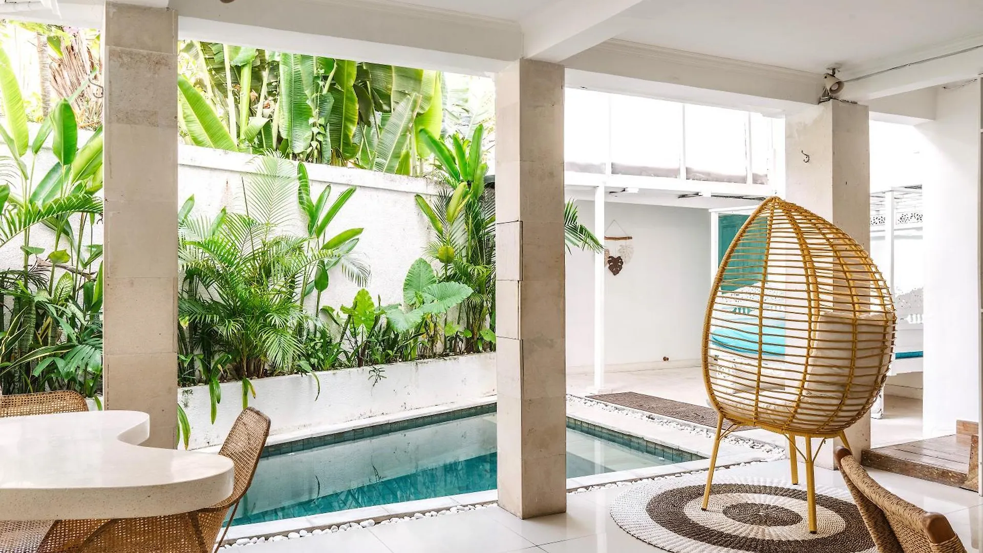 Renovated Mara Villa Double Six Beach Seminyak